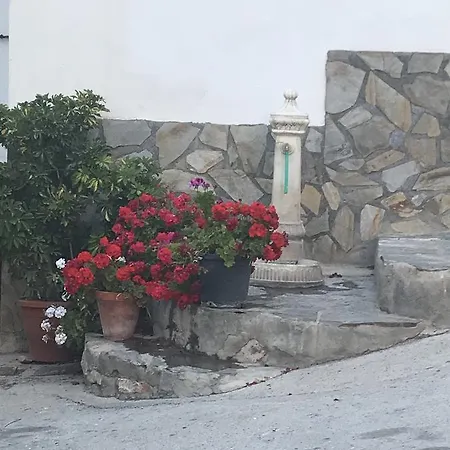 Casa Aire De Lecrin Bed & Breakfast 3*